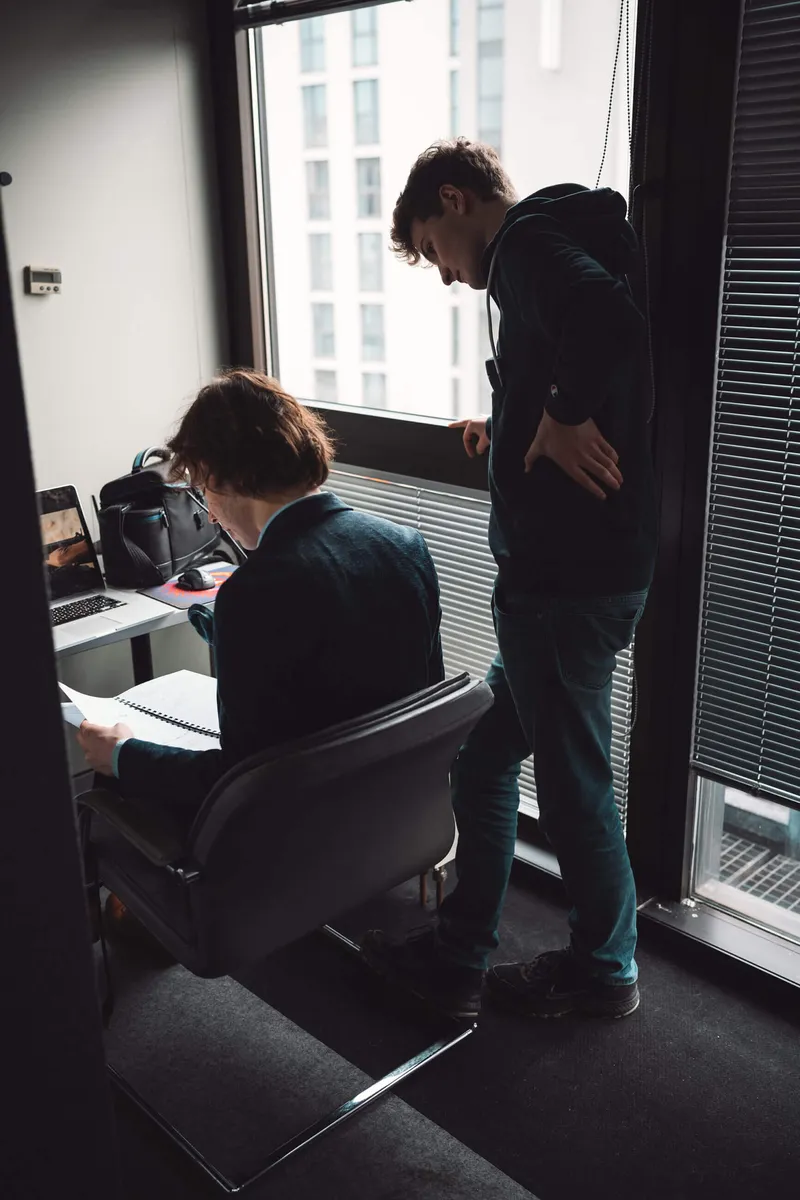 Behind the Scenes – Eine Partie Ungelegenheiten